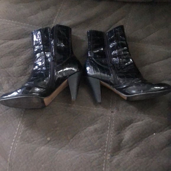 Woman’s high heel shoes and boots like brand new and sandals - Picture 1 of 4